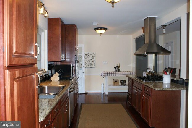 Photo - 204 Conestoga Rd