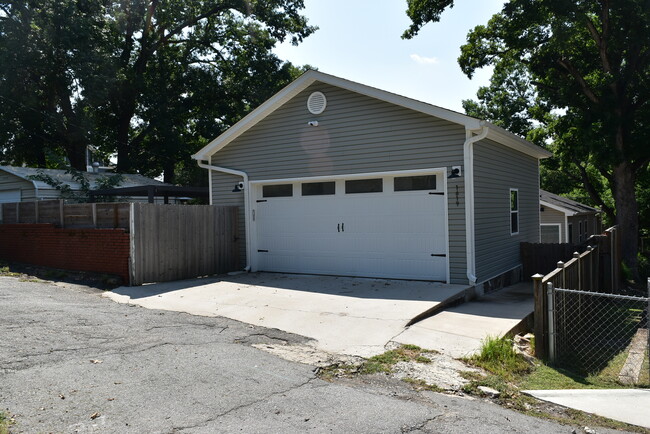 1619 N University Ave