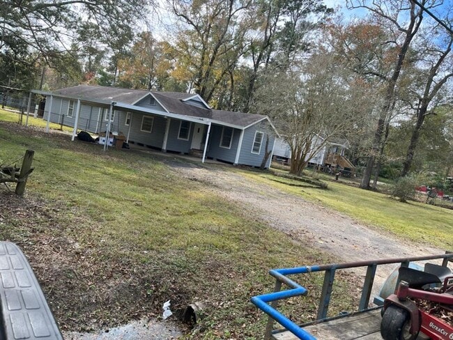 Building Photo - Nice property in Bolivar St, Vidor