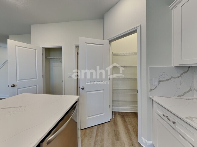 Photo - 4762 Tributary Ln