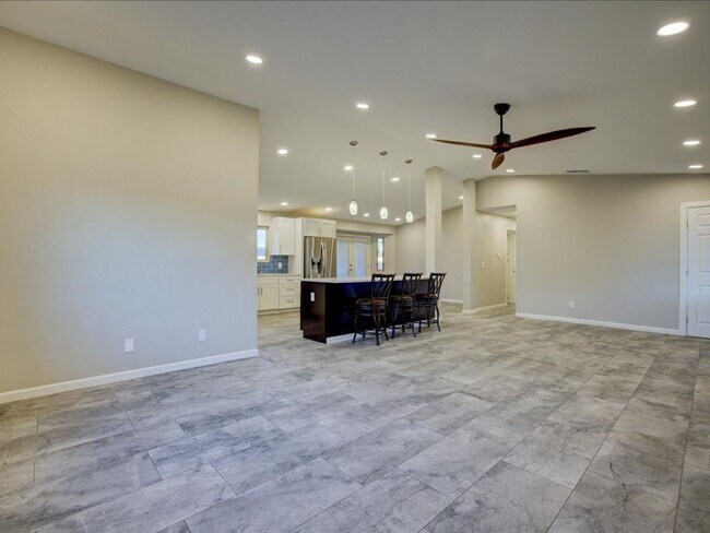 Photo - PROMO $500.00 OFF FIRST FULL MONTH'S RENT!