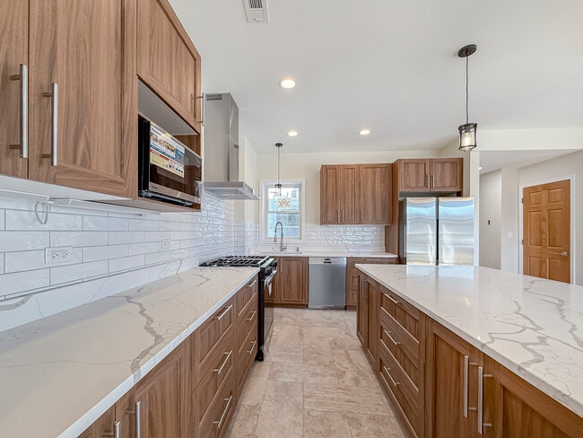 Photo - 6411 W Irving Park Rd Unidad 2