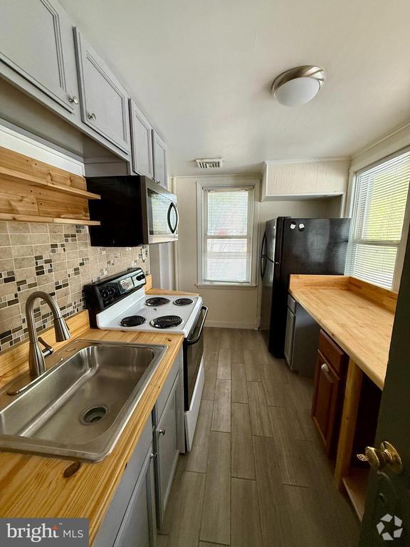 Building Photo - 910 E Baltimore Pike Rental