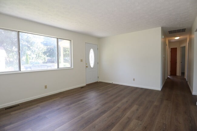 Photo - 3 Bedroom Thorntown Rambler!