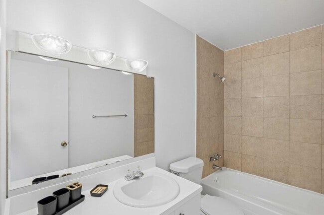 Elevate your lifestyle at Clear Lake Palms Apartments with this beautifully designed bathroom featuring modern fixtures and ample space. Transform your daily routine in a refreshing environment that combines comfort and convenience. Schedule a tour today!