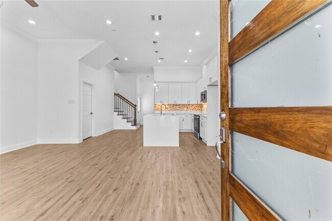 Photo - 7805 Farnsworth St Unit B