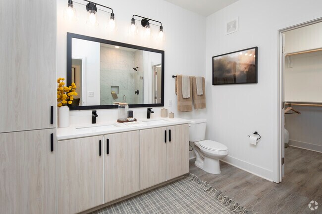 1 BR 1 BA, 819 SF