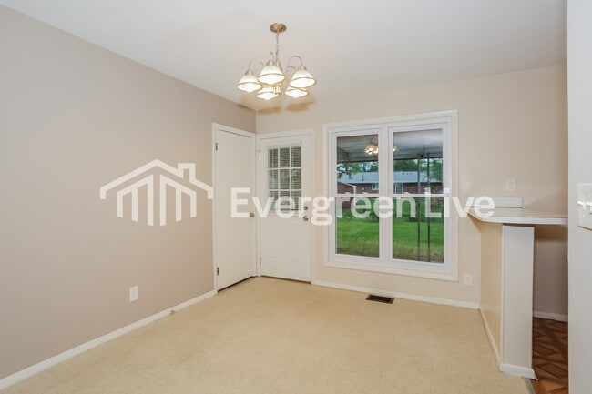 Photo - 307 W Martindale Rd