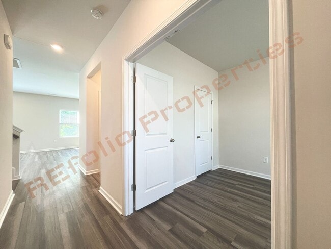 Photo - 7131 Stratified Ct