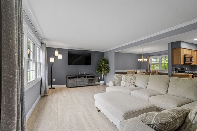 Building Photo - 2 Meadow Ln Unit ID1302138P