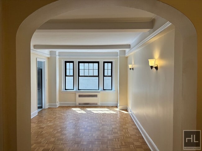 Building Photo - Christopher Street