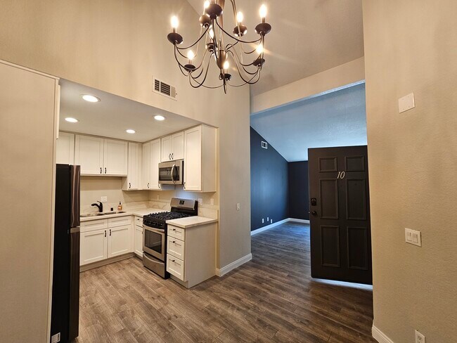 Photo - 1432 W 227th St