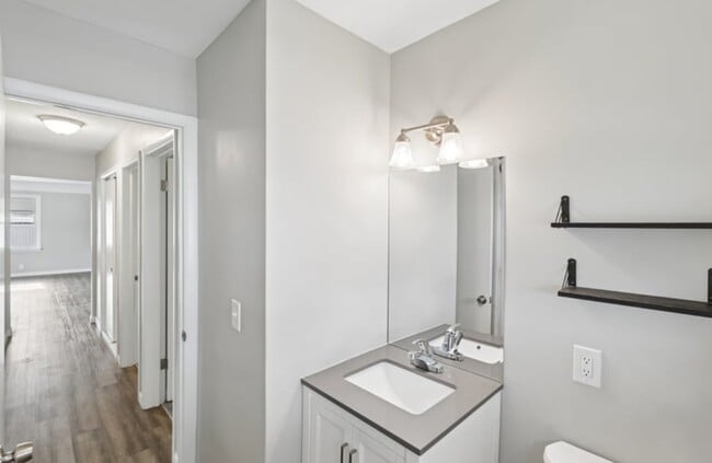 Photo - 3219 W 54th St