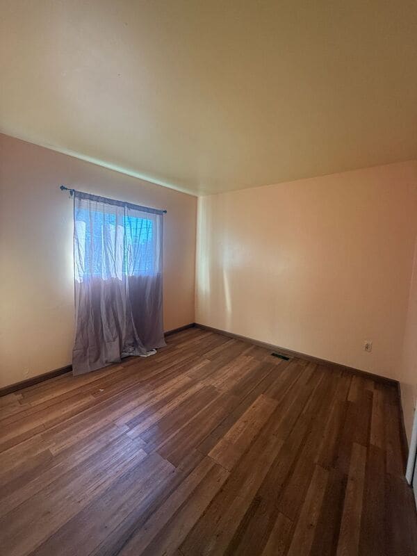Photo - 8030 Jewett Ave