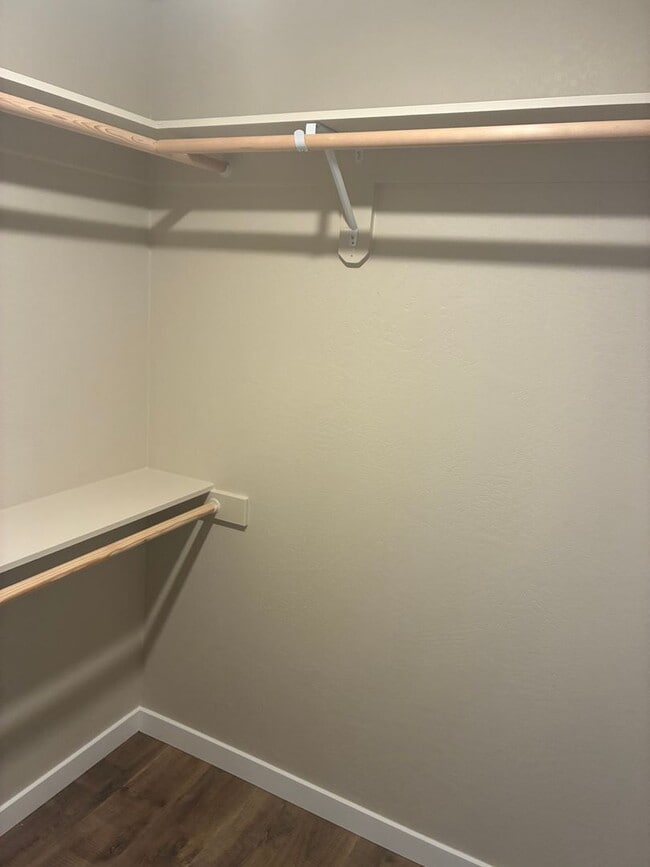 Photo - Modern 1 Bedroom, 1 Bath In White City Utilities Included