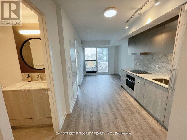Photo - 771 Yonge St Unit 1905