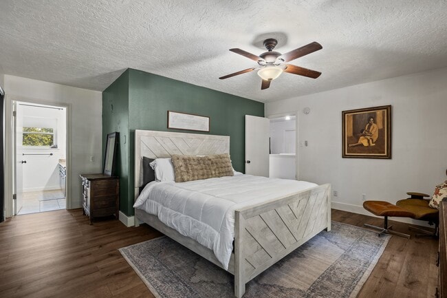 Building Photo - 326 Bayou View Dr