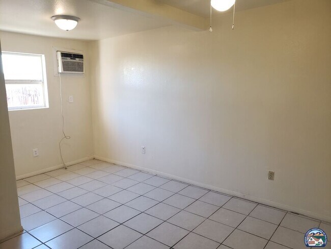 271 W 3rd St Unidad 3