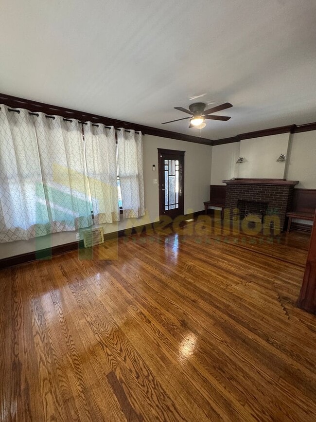 Photo - Updated Bungalow - 4Bed - Great location - near 114th & Michigan Ave