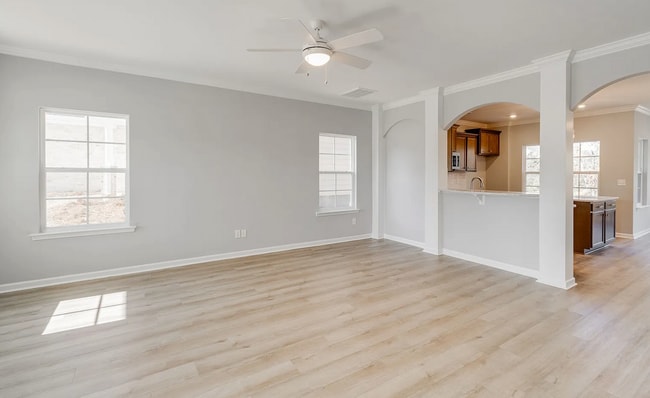 Photo - Spacious 5-Bedroom Home with Modern Finishes in Prime Elgin Location