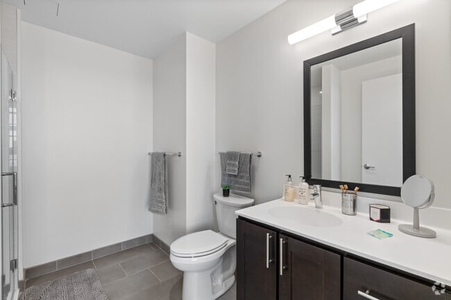 2BR, 2BA - 1,173SF - Bathroom