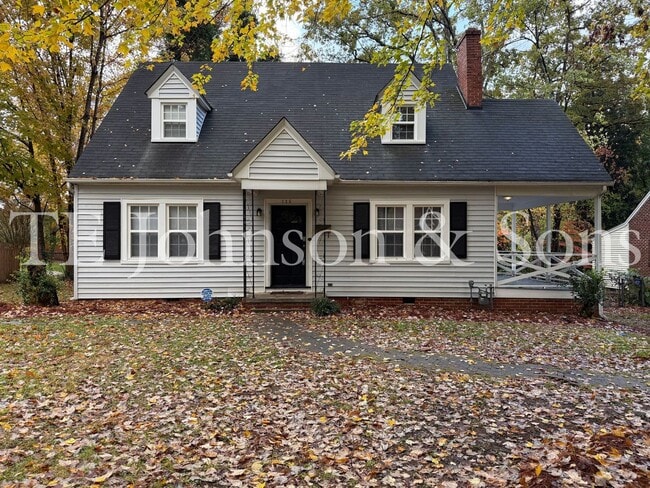 Building Photo - Charming Home with Character and Modern Co...