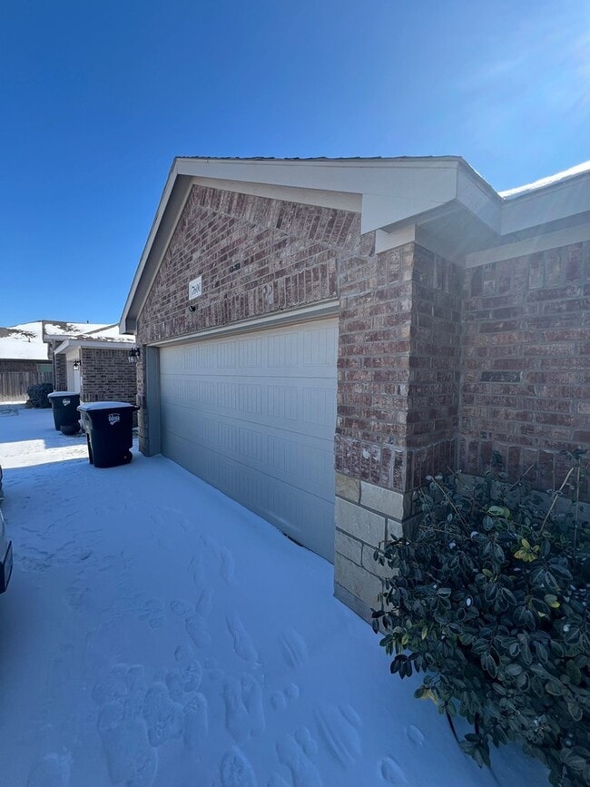 Photo - 7600 Silver Crk Ct