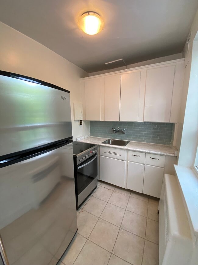 Building Photo - Beautiful 1 bedroom on Yonge Street Unit 1