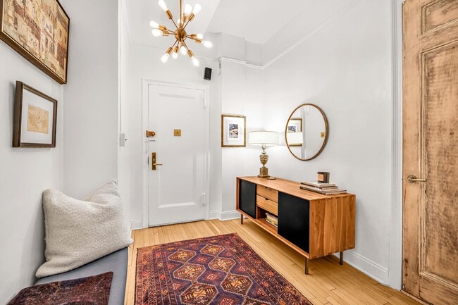 Photo - 137 E 28th St