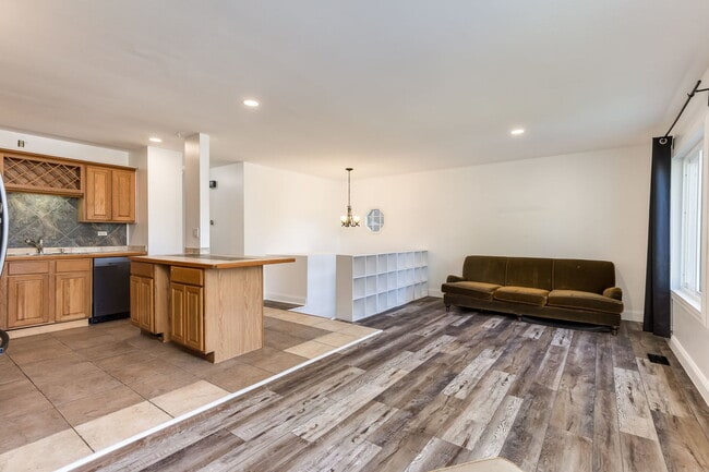 Photo - 214 Far Hills Dr