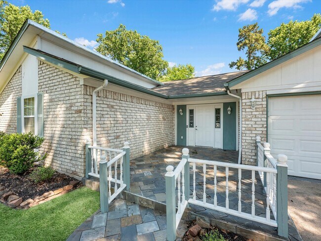Photo - 3010 Glen Spring Dr