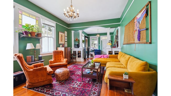 Photo - 4516 Banks St Unit Upper