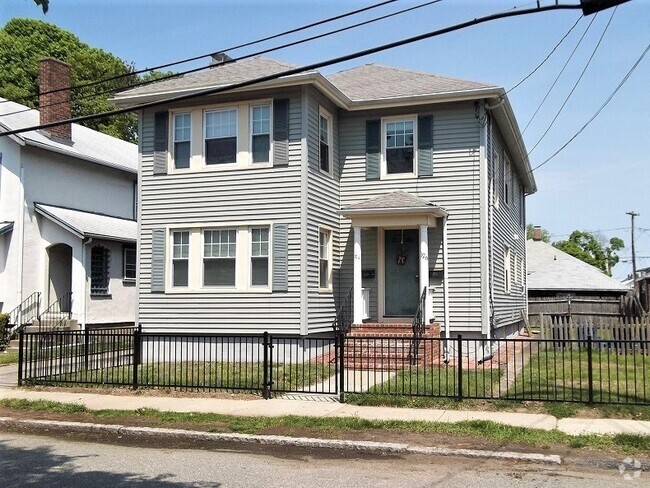 Building Photo - 126 Russell St Unit 2 Rental