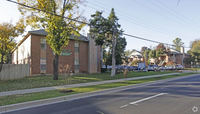 Willow Wood North - Stadium West Apartments