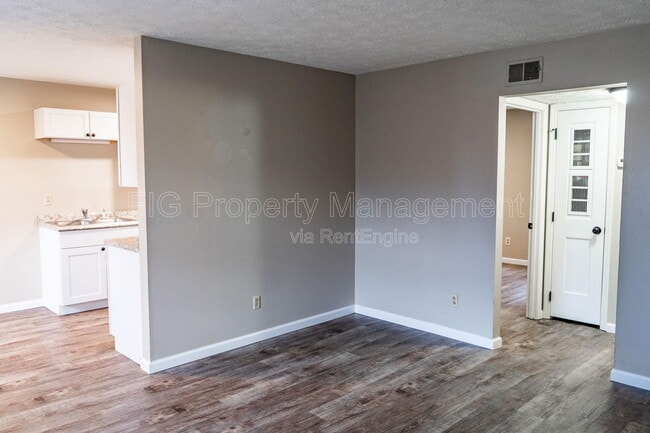 Photo - 129 Hillcrest Dr Unit 4