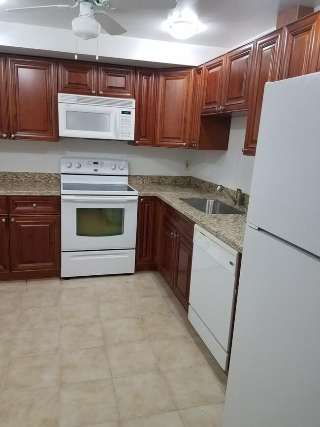 Photo - 900 NE 147th St