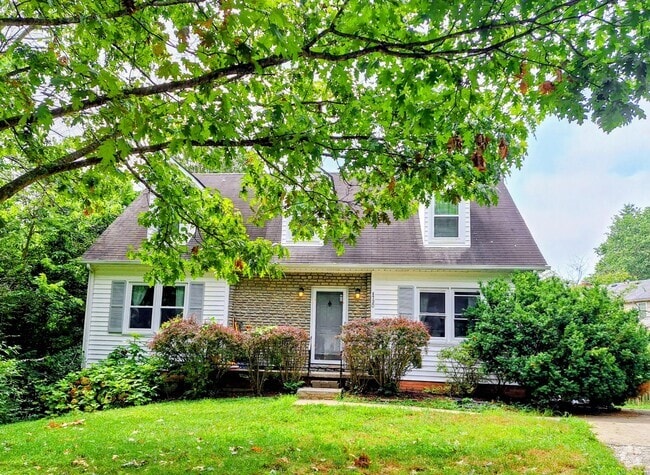 Building Photo - 1720 Brook Park Dr Rental
