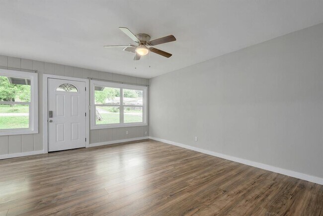 Photo - 6301 Arnold Dr