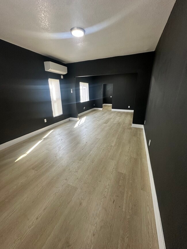 Photo - 248 E 54th, Los Angeles Unit 248