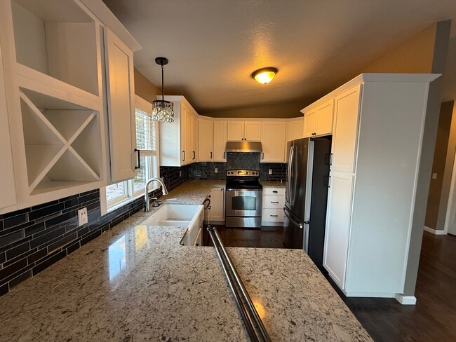 Photo - 503 N Yellowstone Ave