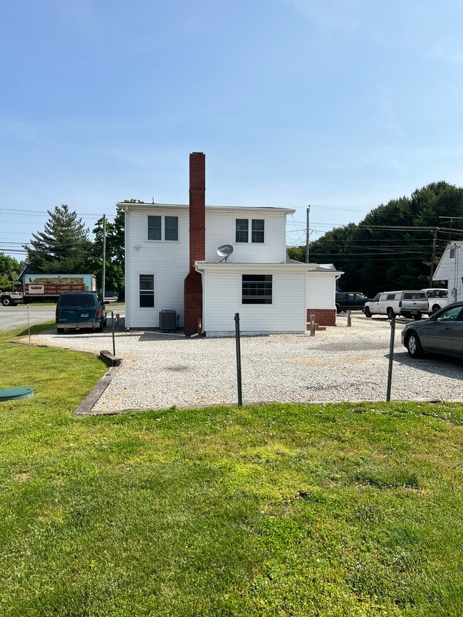Back with parking - 7019 Church Hill Rd Unit B