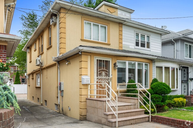 Building Photo - 2066 Batchelder St Rental