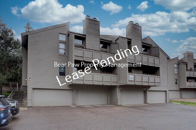 Building Photo - Charming 2-Bedroom Condo in Genesee!