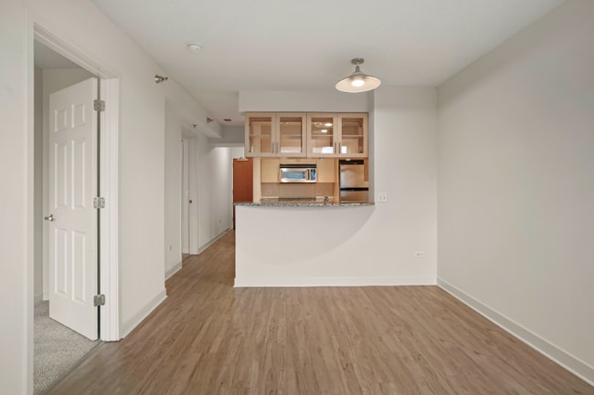 Photo - 1211 S Michigan Ave