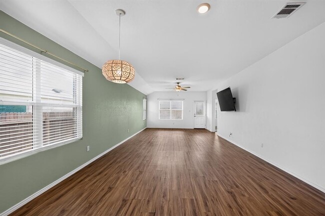 Photo - 128 Konik Rd
