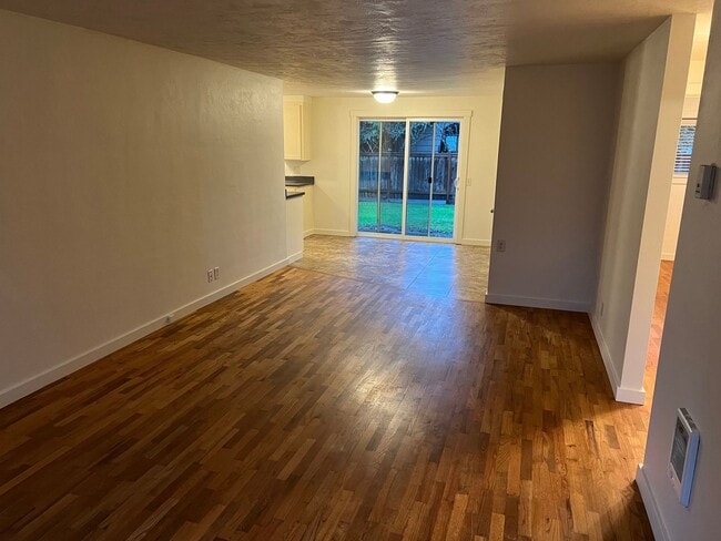 Photo - 2 Bedroom in N. Eugene