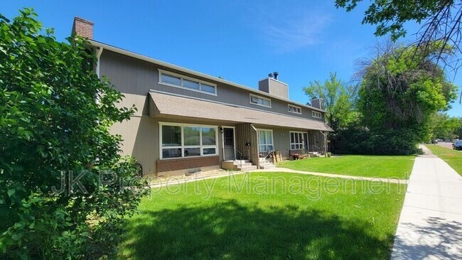 Building Photo - 919 1st Ave SW Rental