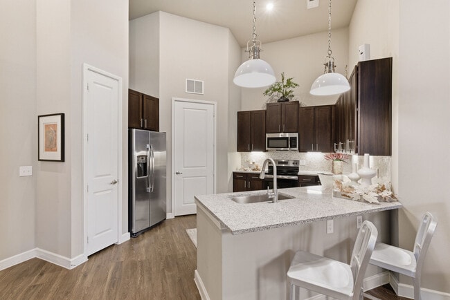 2BD, 2BA - 1137SF - Kitchen