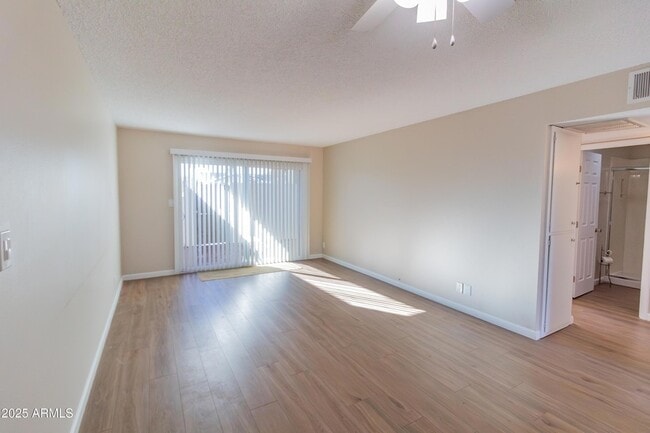 Building Photo - 6721 E McDowell Rd Unit 304