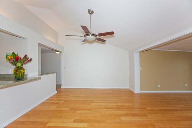 other part- living room - 3043 Alencastre Pl